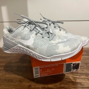Nike Women's Metcon 3 AMP Wolf